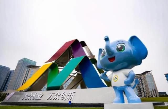 2021全國“雙創(chuàng)”周大幕開啟 王凱省長(zhǎng)一行巡展 蒞臨獵鷹消防科技展位